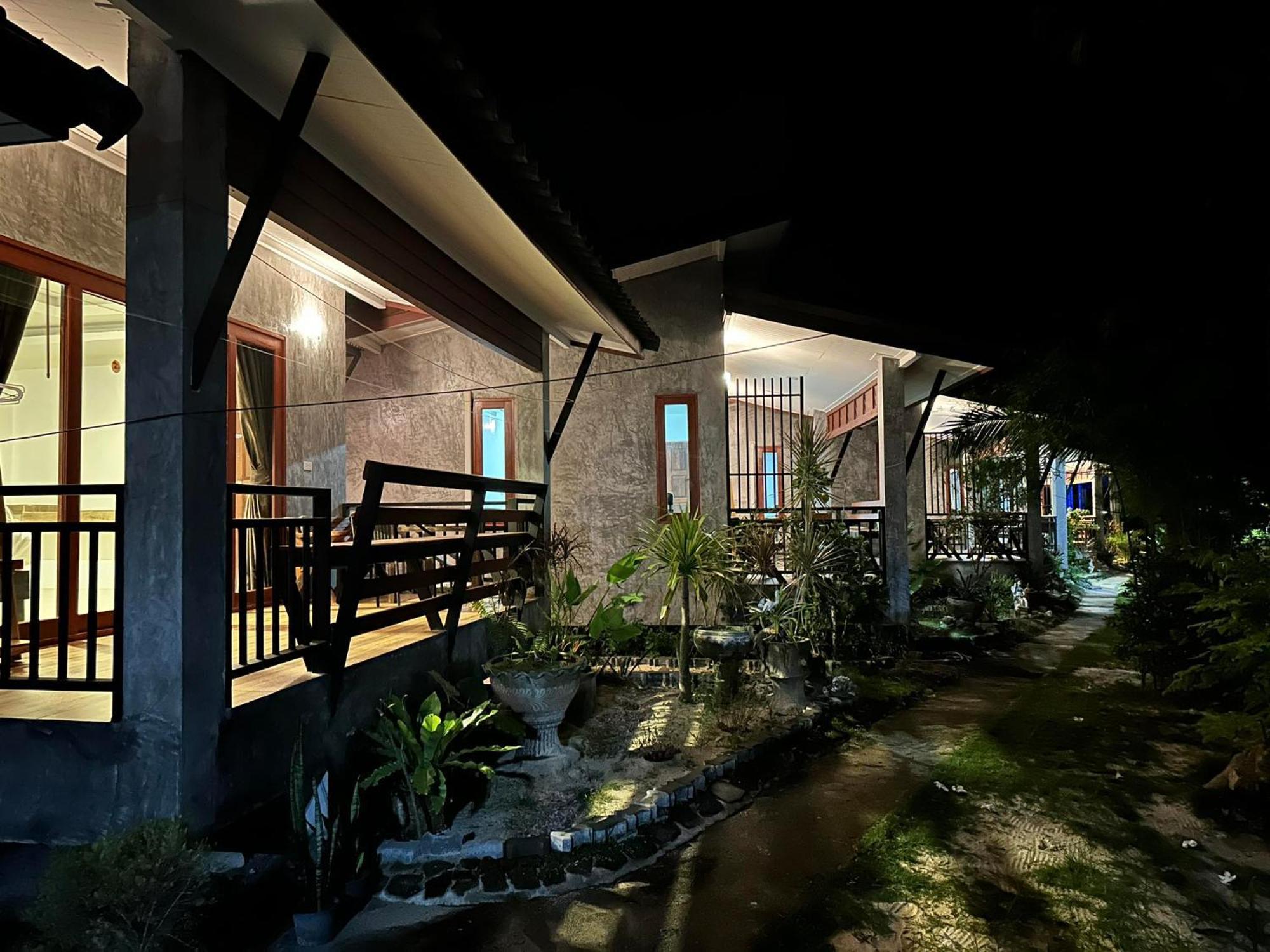 Ibiza Bungalows Haad Yao Esterno foto