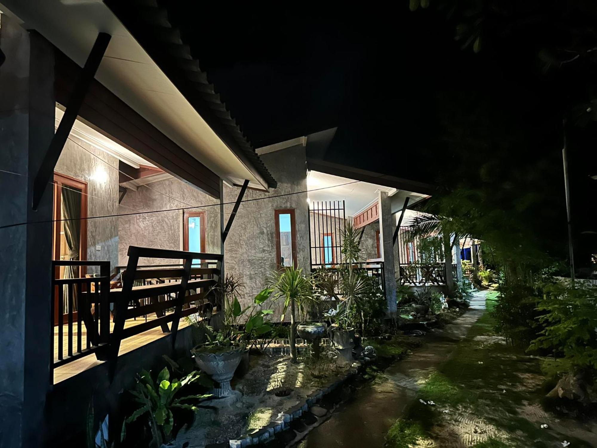 Ibiza Bungalows Haad Yao Esterno foto