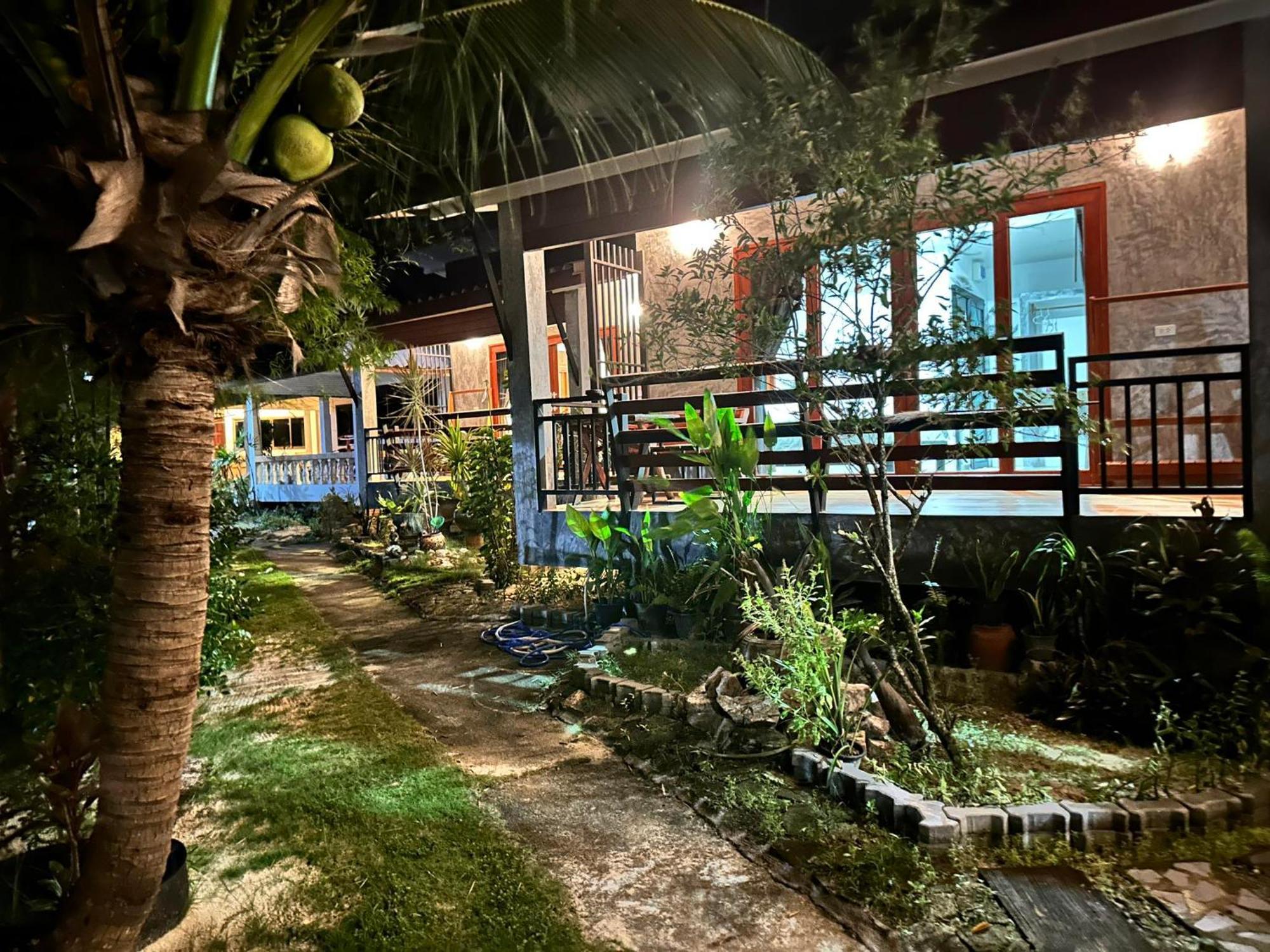 Ibiza Bungalows Haad Yao Esterno foto
