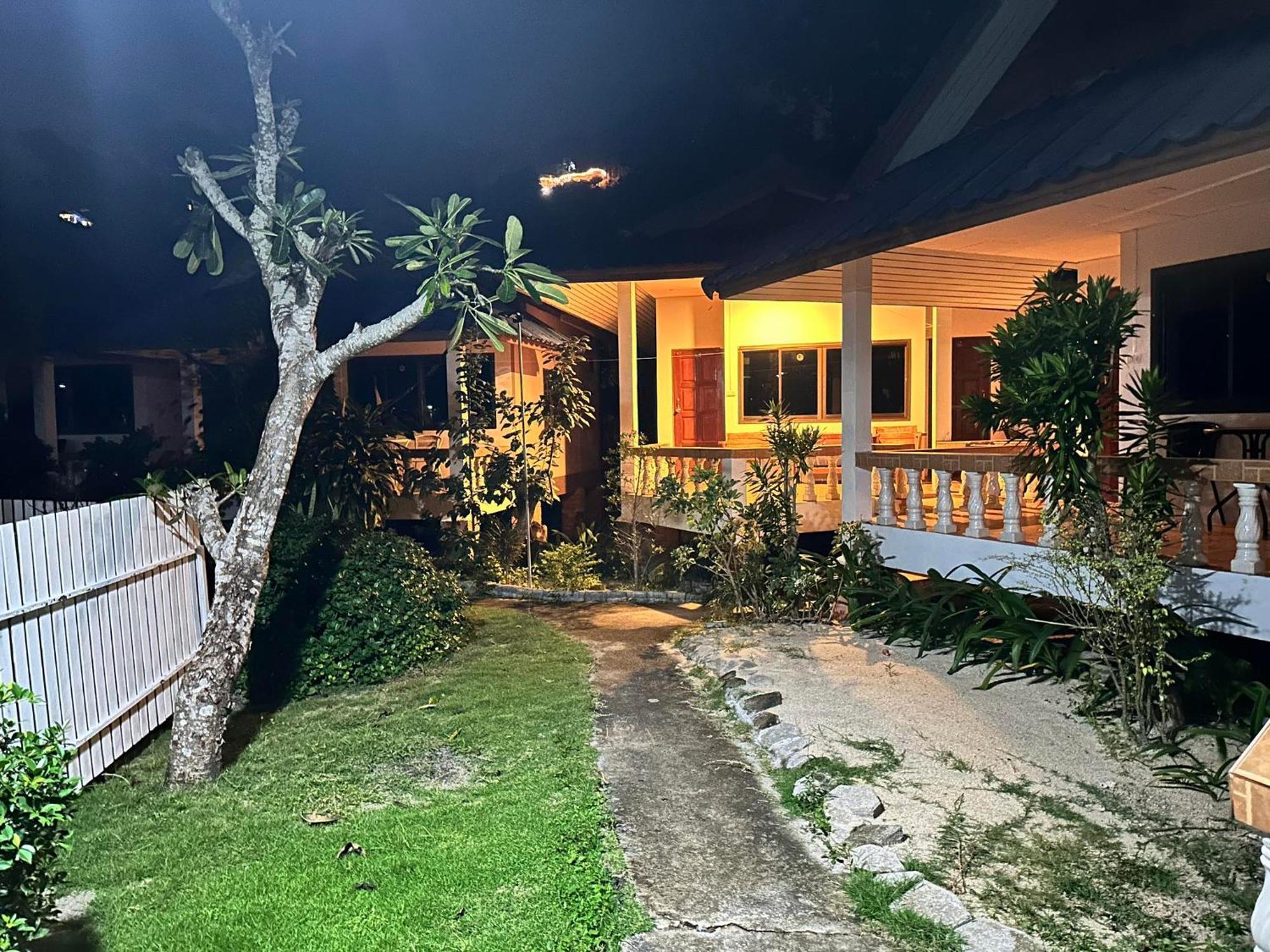 Ibiza Bungalows Haad Yao Esterno foto