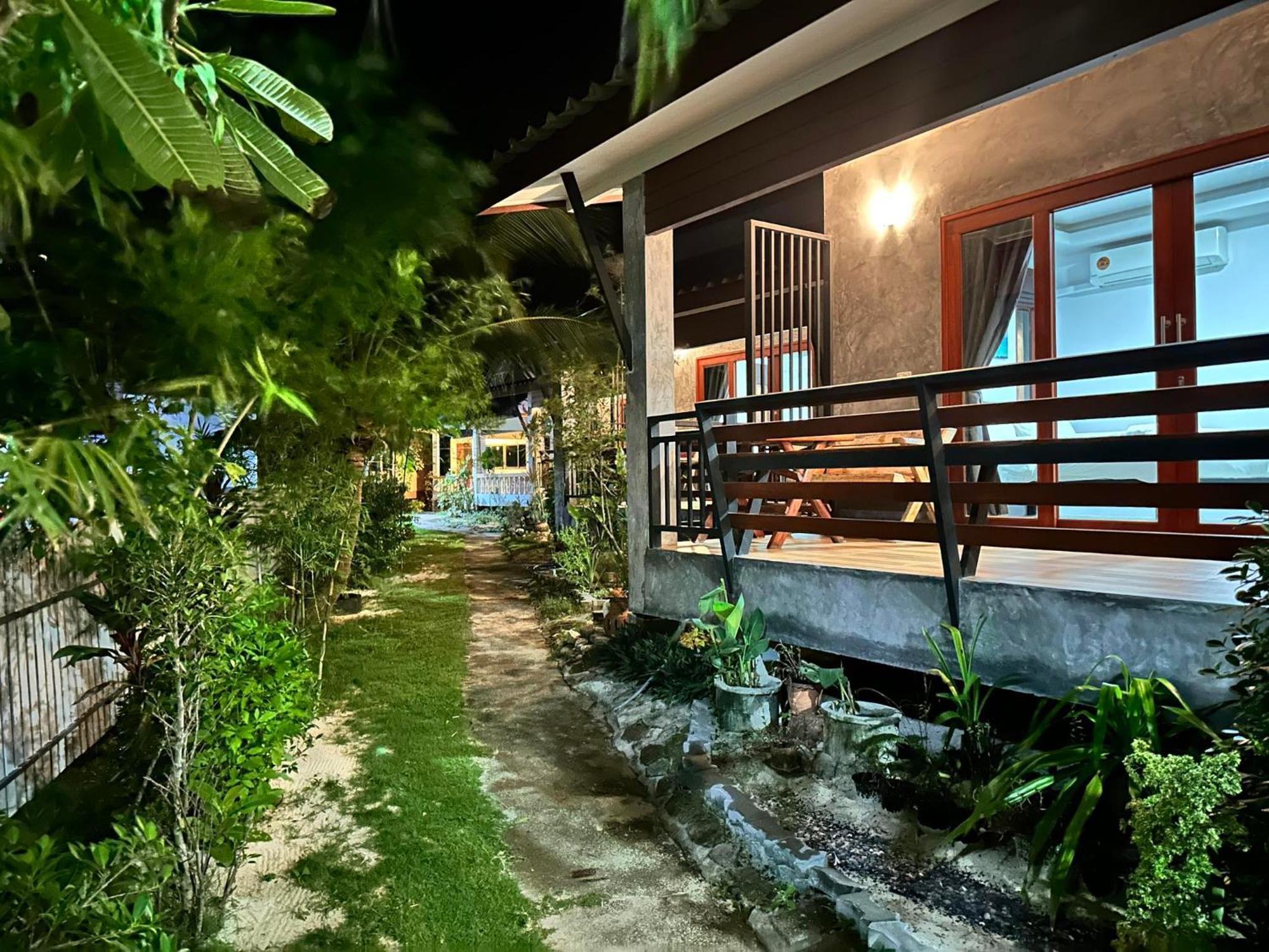 Ibiza Bungalows Haad Yao Esterno foto