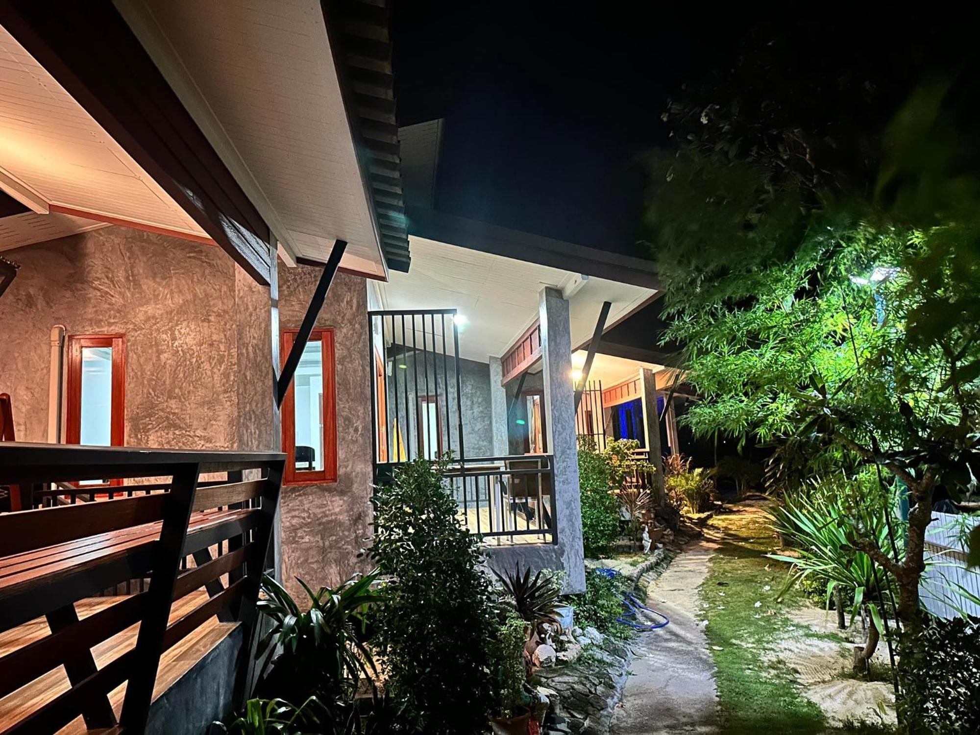 Ibiza Bungalows Haad Yao Esterno foto