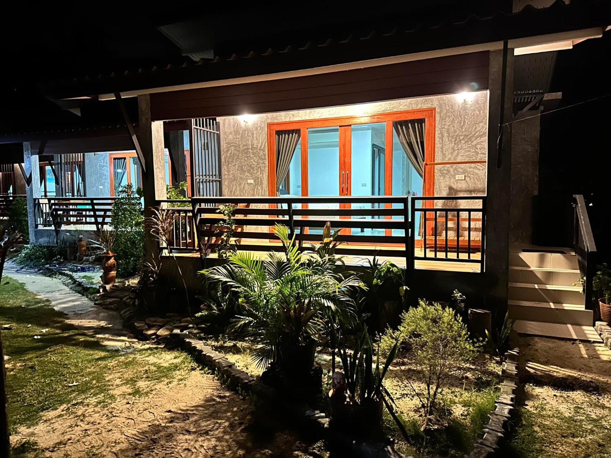 Ibiza Bungalows Haad Yao Esterno foto