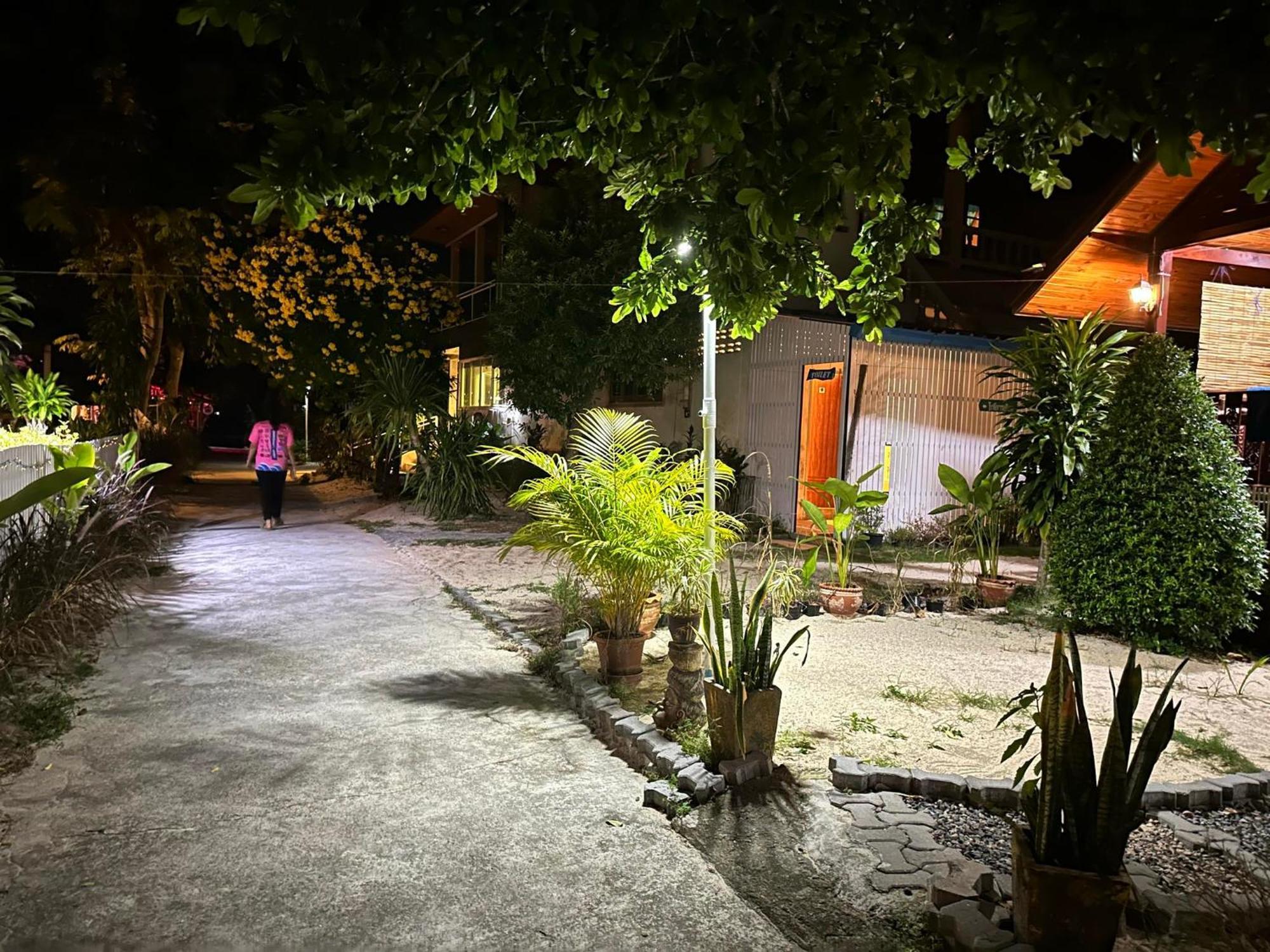 Ibiza Bungalows Haad Yao Esterno foto